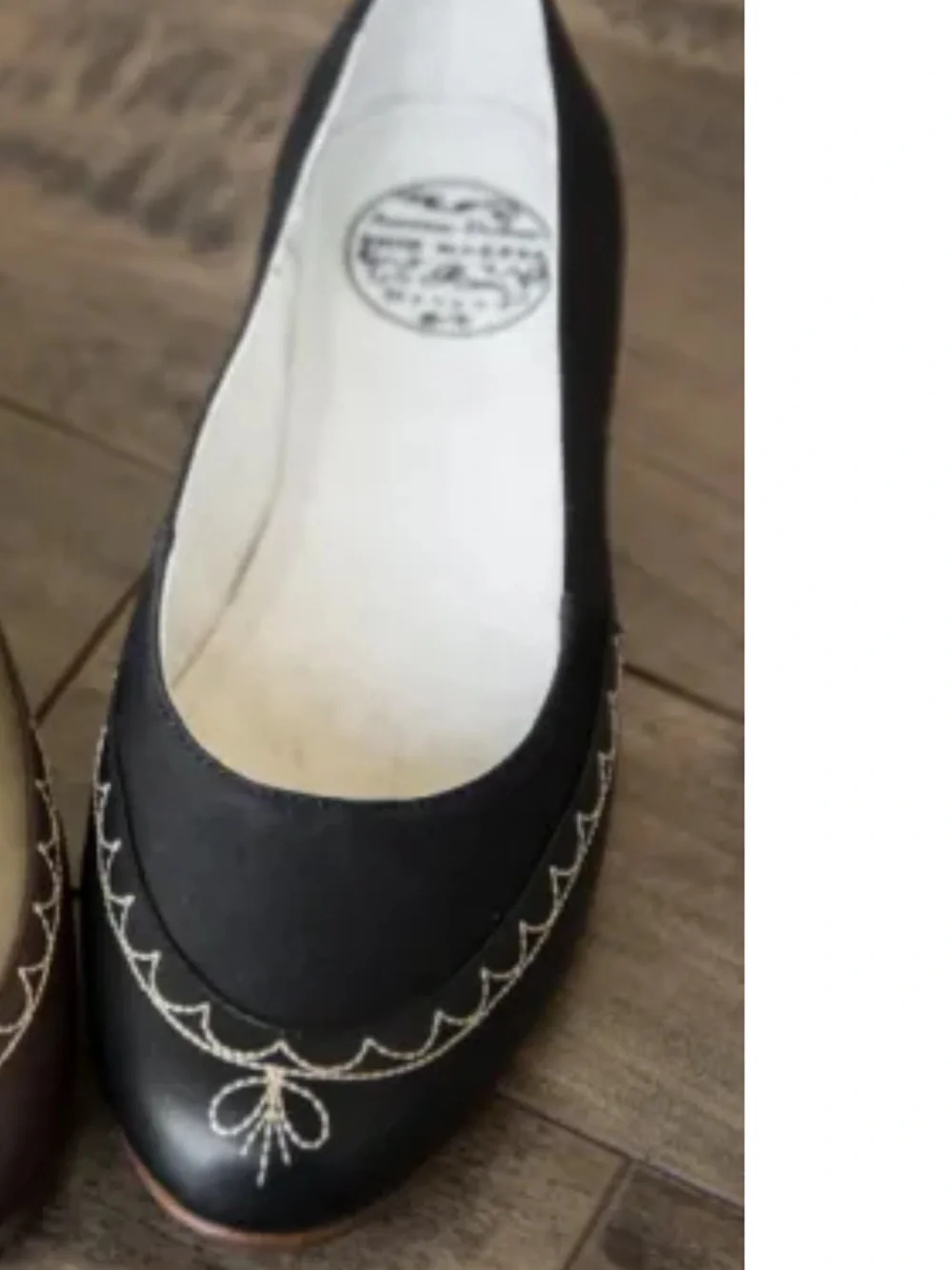 American Duchess Regency Era Dashwood flats Size 6 Black with ivory stitching
